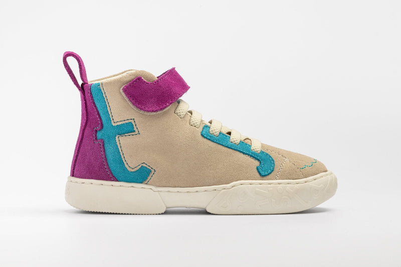 Tabitas Madagascar (hover)